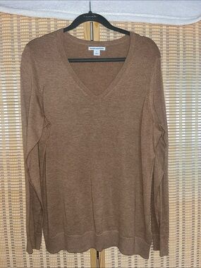 Amazon Essentials long sleeve v neck sweater